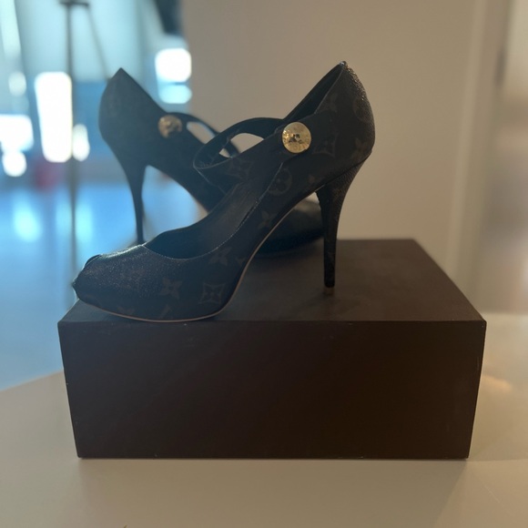 Louis Vuitton Monogram Canvas Ritual Mary Jane Peep Toe Pumps Size 39 - Picture 2 of 2